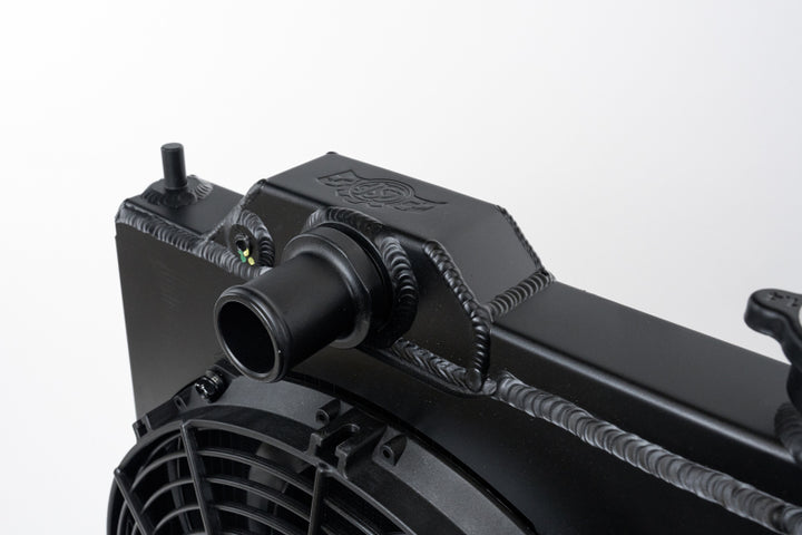 CSF 96-07 Mitsubishi Evo 4/5/6/7/8/9 Full-Slim Radiator w/12in Fan & Shroud/-16AN - Black - Bull Strap