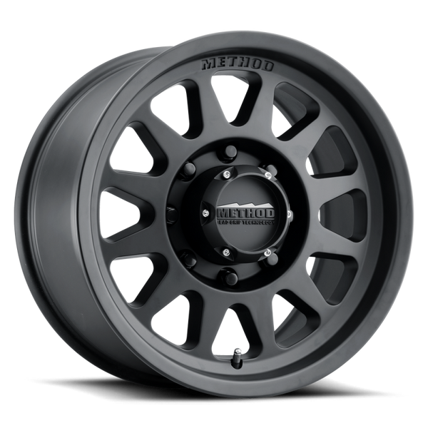Method MR704 HD 17x9 18mm Offset 8x170 130.81mm CB Matte Black Wheel - Bull Strap