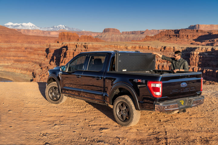 UnderCover 2021+ Ford F-150 Crew Cab 5.5ft Armor Flex Bed Cover Cover - Bull Strap