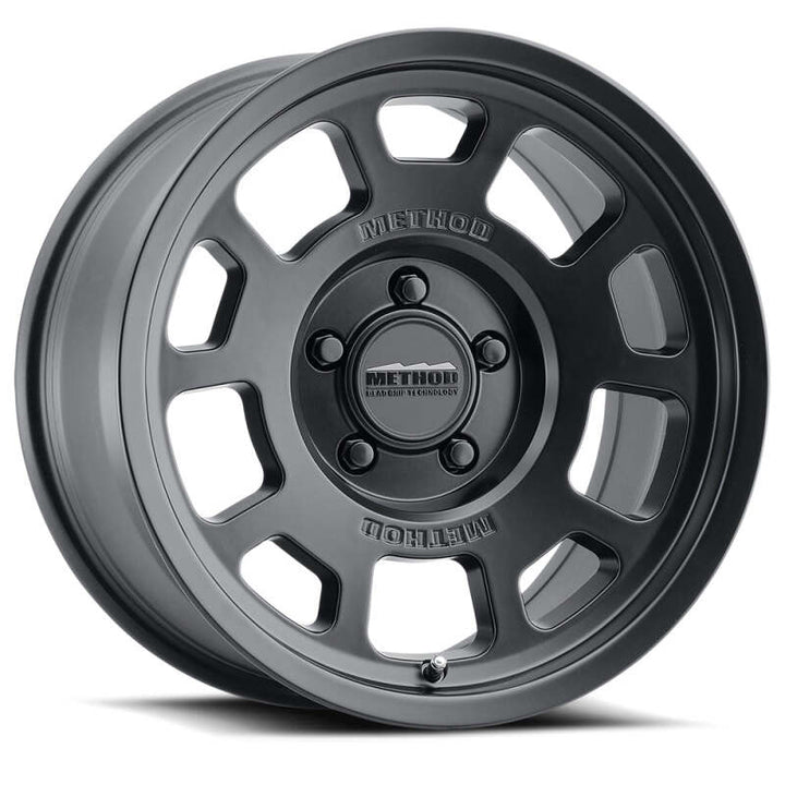 Method MR705 18x9 0mm Offset 6x5.5 106.25mm CB Matte Black Wheel - Bull Strap