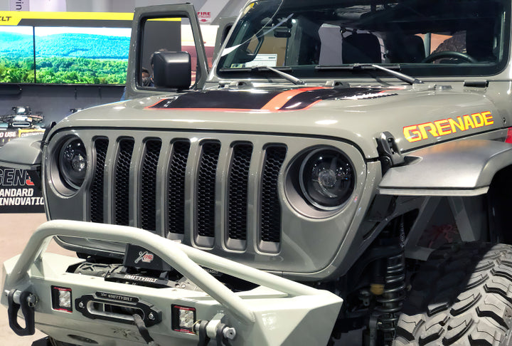 Oracle Oculus Bi-LED Projector Headlights for Jeep JL/Gladiator JT - Matte Blk - 5500K - Bull Strap