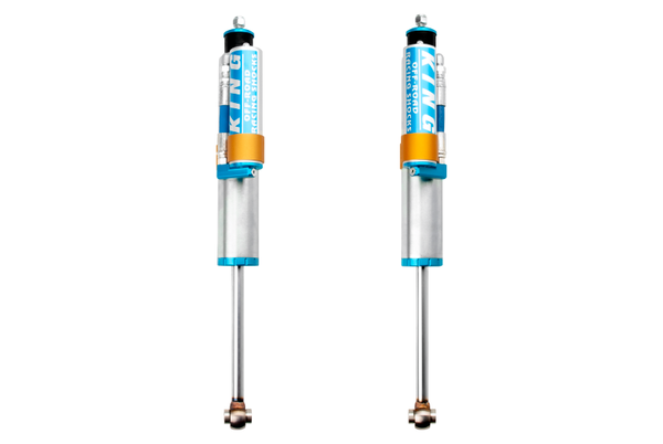 King Shocks 2005+ Ford F-250/F-350 4WD Front 2.5 Dia Remote Res Shock for 1-2.5in Lift (Pair) - Bull Strap