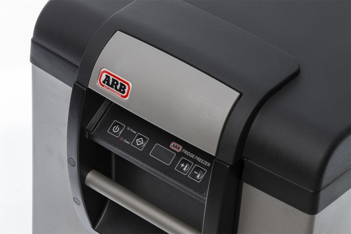 ARB Fridge 50 Quart Classic Series Plug B Usa Spec - Bull Strap