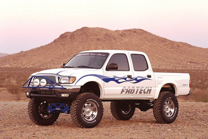 Fabtech 95.5-04 Toyota Tacoma 6 Cyl 2/4WD 6 Lug 6in Perf Sys w/Perf Shks - Bull Strap