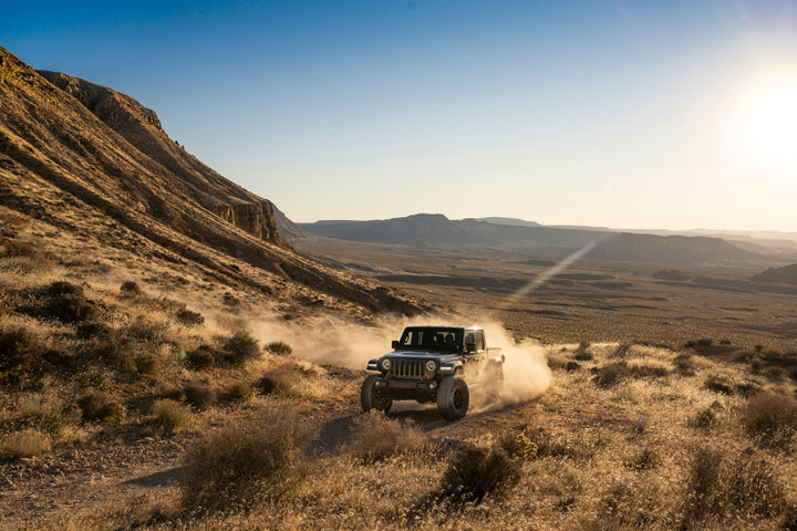 Fox 20+ Jeep JT Gladiator 2.0 Performance Series Remote Reservoir Rear Shock 2-3in Lift - Bull Strap