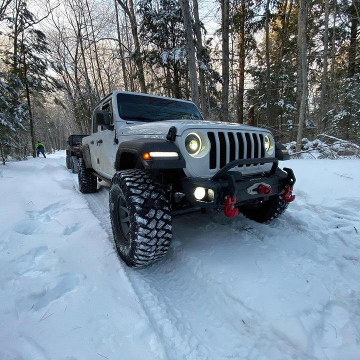Oracle Oculus Bi-LED Projector Headlights for Jeep JL/Gladiator JT - Matte Blk - 5500K - Bull Strap