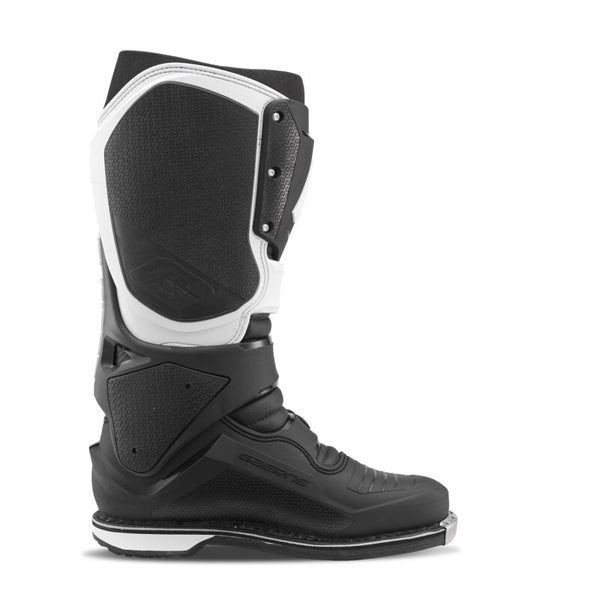 Gaerne SG22 Boot Black/White Size - 9.5 - Bull Strap
