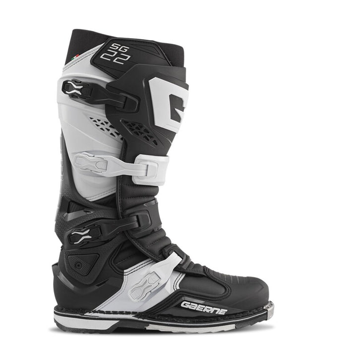 Gaerne SG22 Boot Black/White Size - 10.5 - Bull Strap