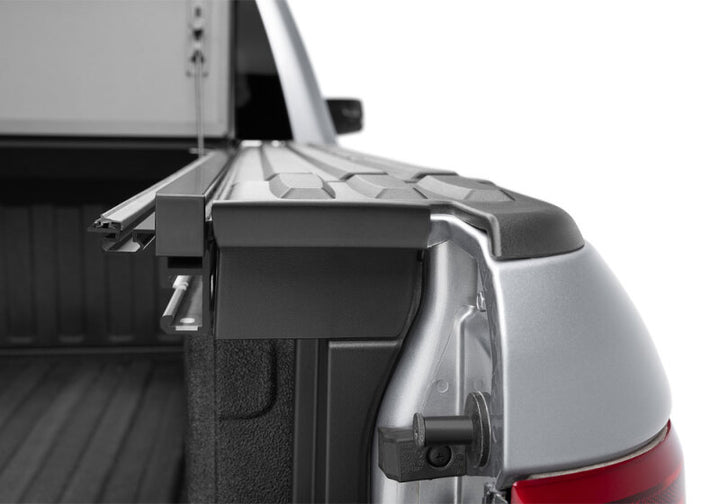 BAK 19-20 Dodge Ram 1500 (New Body Style w/ Ram Box) 5ft 7in Bed BAKFlip MX4 Matte Finish - Bull Strap