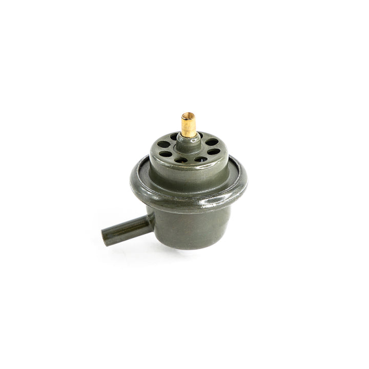 DeatschWerks 99-01 Chevrolet Silverado Direct Replacement Perf. Fuel Pressure Regulator - High Flow - Bull Strap