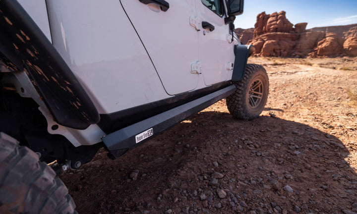 AMP Research 20-24 Jeep JT Gladiator (Launch/Overlnd/Rubicon/Sport/Sport S) PowerStep XL - Black - Bull Strap
