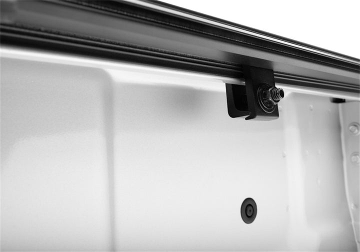 BAK 2022 Nissan Frontier 5ft Bed BAKFlip G2 - Bull Strap