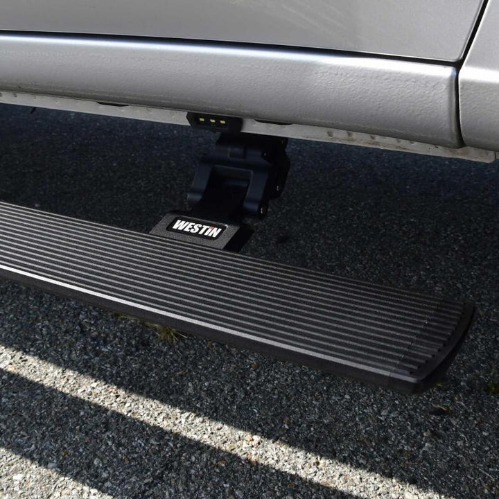 Westin 19-26 Chev/GMC Silv/Srra 1500 CC (No 19 LTD) / 20-26 2500/3500 Pro-e Running Boards - Tex Blk - Bull Strap