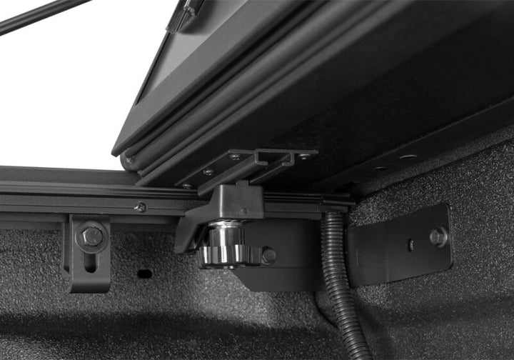 BAK 14-18 GMC Silverado/Sierra 1500 & 15-19 1500/2500/3500 5.9ft. Bed BAKFlip MX4 TS - Bull Strap