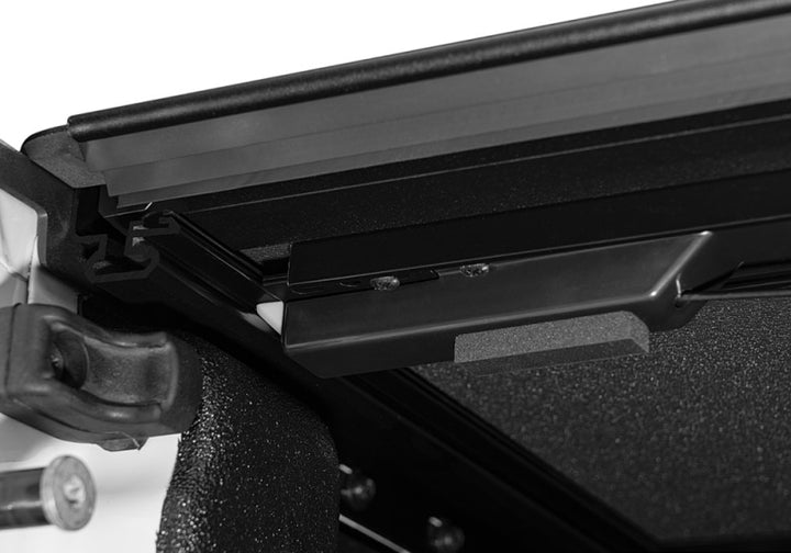 BAK 2020 Jeep Gladiator 5ft Bed BAKFlip MX4 - Bull Strap