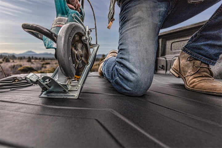 Husky Liners 14-18 Silverado/Sierra 1500 / 14-19 Silverado/Sierra 2500/3500 HD Heavy Duty Bed Mat - Bull Strap