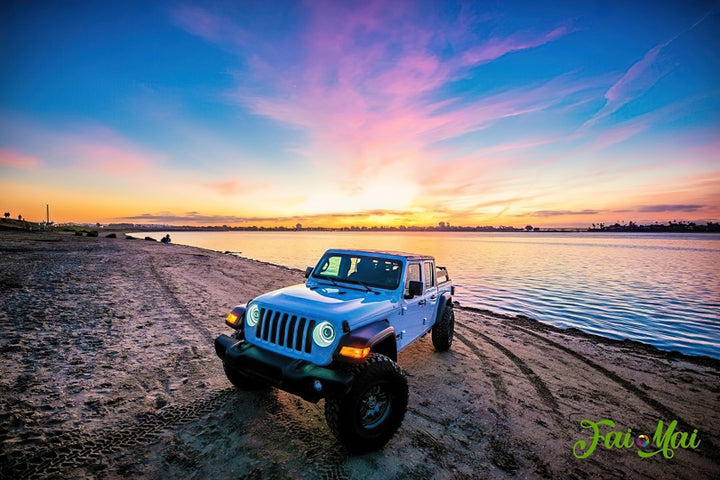 Oracle Oculus Bi-LED Projector Headlights for Jeep JL/Gladiator JT - Matte Blk - 5500K - Bull Strap