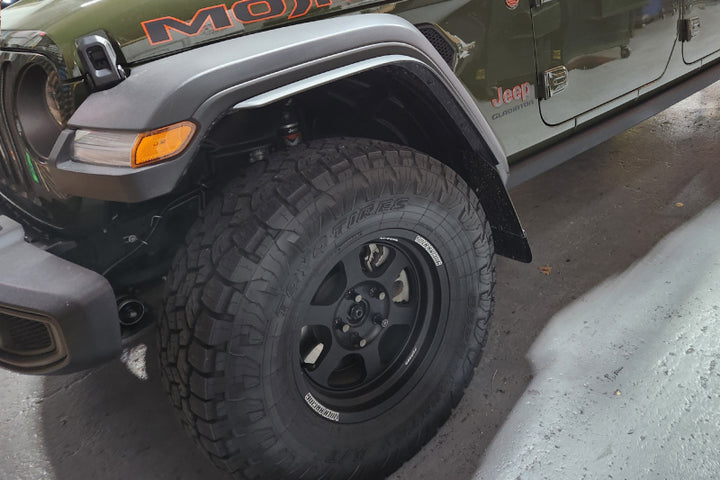 Rally Armor 19-25 Jeep JT Gladiator (Mojave/Rubicon) Black Mud Flap w/Grey Logo - Bull Strap
