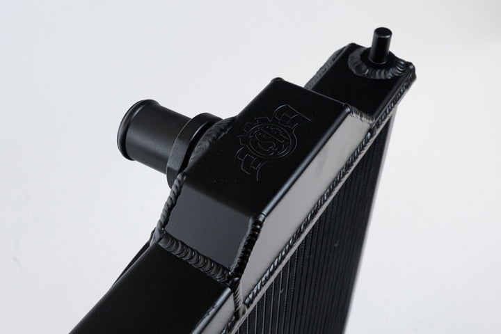 CSF 96-07 Mitsubishi Evo 4/5/6/7/8/9 Full-Slim Radiator w/12in Fan & Shroud/-16AN - Black - Bull Strap