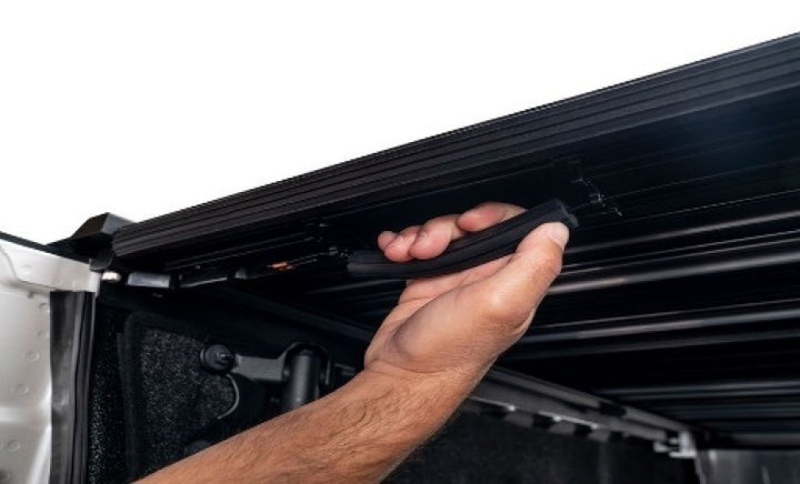 Retrax 09-18 Ram 1500 w/o RamBox (6.4ft. Bed) Retrax IX - Bull Strap