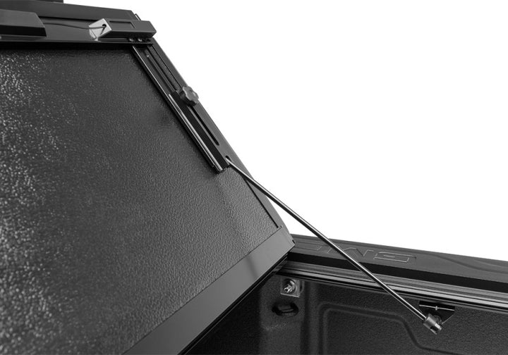 BAK 19-20 Chevy Silverado 5ft 8in Bed (New Body Style) BAKFlip F1 - Bull Strap
