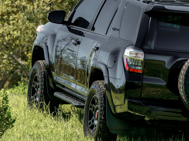 Cali Raised 10-24 Toyota 4Runner Step Ed Bolt On Rock Sliders - Kick Out/PwdrCoat Plate/Pwdr - Bull Strap