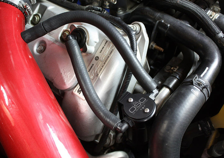 J&L 99-04 Ford Mustang SVT Cobra Passenger Side Oil Separator 3.0 - Black Anodized - Bull Strap