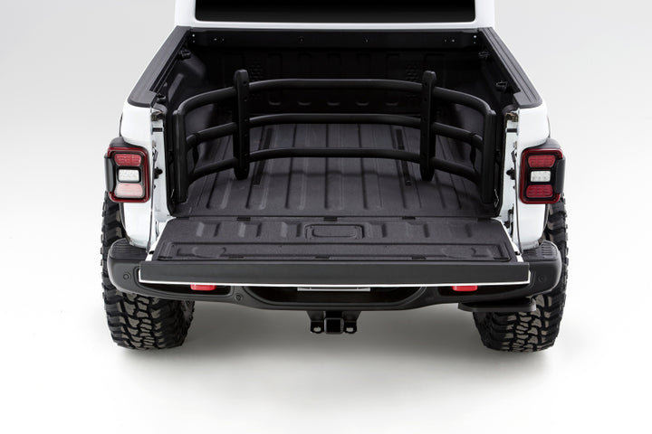AMP Research 20-22 Jeep Gladiator (Does Not Work w/Tonneau Cvrs) Bedxtender HD Sport - Black - Bull Strap