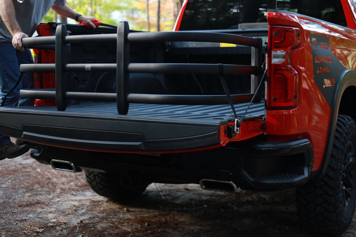 AMP Research 20-23 Chevrolet/GMC Silverado/Sierra 1500 (No Multipro Tailgt) Bedxtender HD Max - Blk - Bull Strap