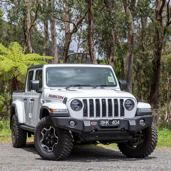 ARB 87-96 Jeep Wrangler YJ/ 97-06 Jeep Wrangler TJ Multi-fit Winch Bumper - Bull Strap
