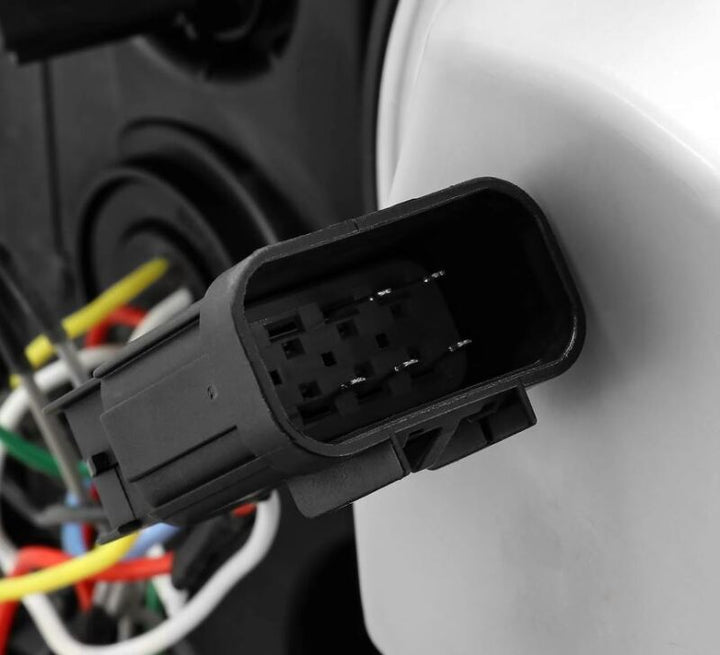 AlphaRex 15-19 Chevy Silverado 2500/3500 LUXX-Series Proj. Headlights Blk w/Actv SeqSig & SBDRL - Bull Strap