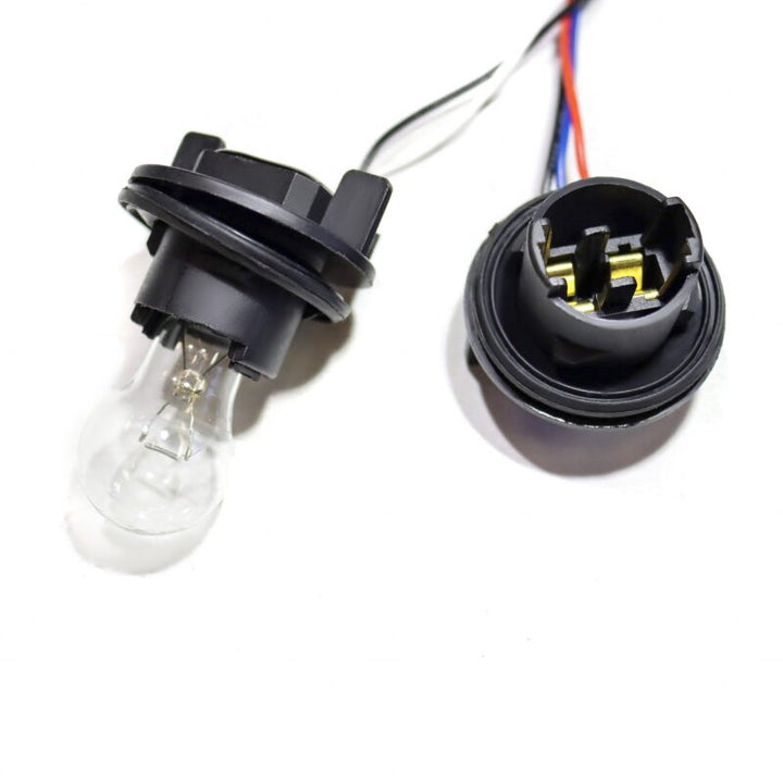 AlphaRex 18-20 Ford F-150 Wiring Adapter OEM to AlphaRex Taillight Converter (Req 18-20 Ford F-150) - Bull Strap