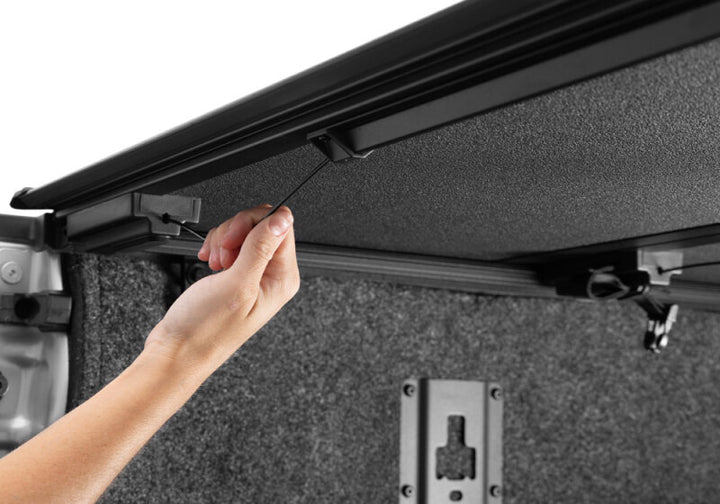 BAK 05-20 Nissan Frontier 5ft Bed BAKFlip MX4 Matte Finish - Bull Strap