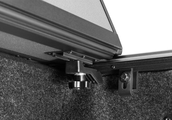 BAK 05-20 Nissan Frontier 5ft Bed BAKFlip MX4 Matte Finish - Bull Strap