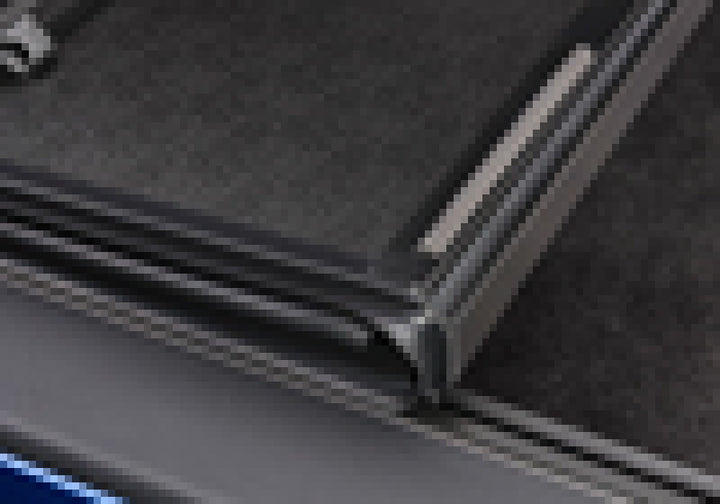 BAK 09-18 Dodge Ram 1500 (19-20 Classic Only) (w/o Ram Box) 5ft 7in Bed BAKFlip G2 - Bull Strap