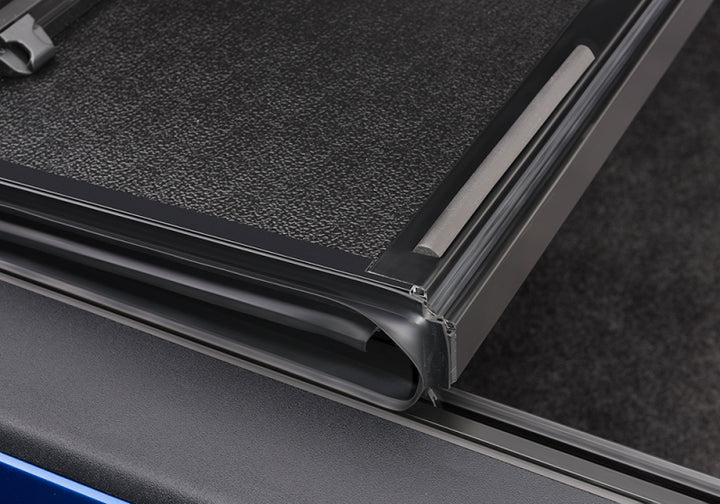 BAK 09-18 Dodge Ram 1500 (19-20 Classic Only) (w/o Ram Box) 5ft 7in Bed BAKFlip G2 - Bull Strap