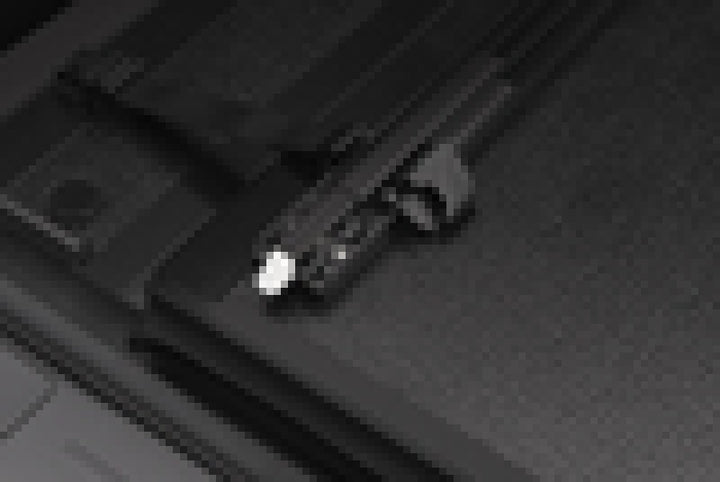 BAK 14-18 Chevy Silverado 1500 / 15-20 2500/3500 8ft Bed BAKFlip G2 - Bull Strap