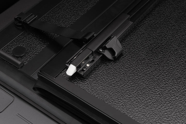 BAK 14-18 Chevy Silverado 1500 / 15-20 Chevy Silverado 2500/3500 5ft 8in Bed BAKFlip G2 - Bull Strap