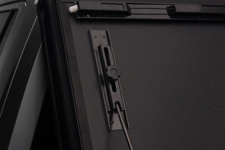 BAK 17-20 Honda Ridgeline BAKFlip MX4 - Bull Strap