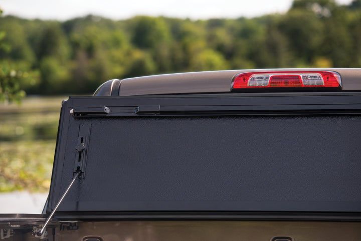 BAK 19-20 Dodge Ram (New Body Style w/o Ram Box) 5ft 7in Bed BAKFlip FiberMax - Bull Strap
