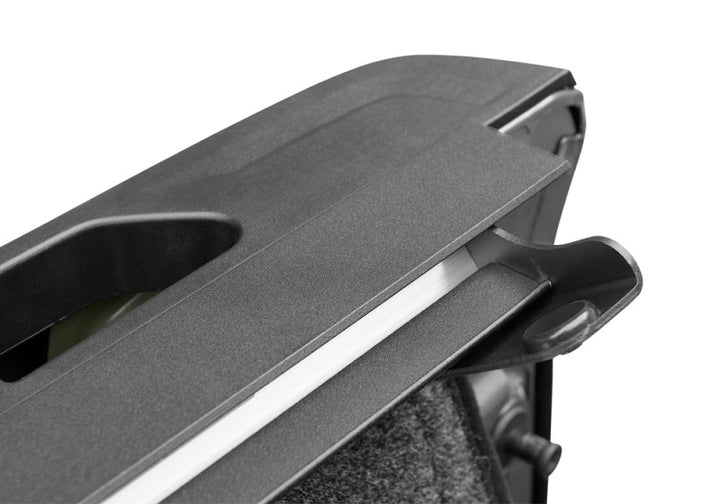 BAK 20-21 Chevy Silverado/GM Sierra HD 2500/3500 Revolver X4s 6.10ft Bed Cover - Bull Strap