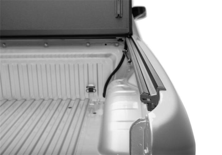 BAK 2022 Nissan Frontier 5ft Bed BAKFlip MX4 Matte Finish - Bull Strap