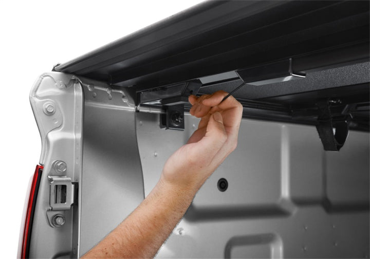 BAK 2022 Nissan Frontier 5ft Bed BAKFlip MX4 Matte Finish - Bull Strap