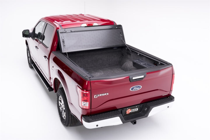 BAK 21-22 Ford F-150 (Incl. 2022 Lightning) BAKFlip F1 5.7ft Bed Cover - Bull Strap