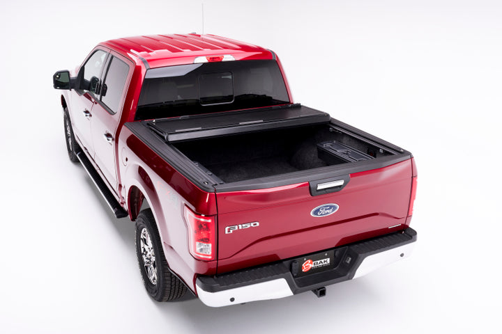 BAK 21-22 Ford F-150 (Incl. 2022 Lightning) BAKFlip F1 5.7ft Bed Cover - Bull Strap