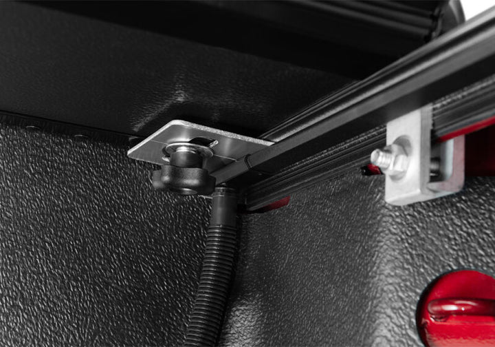 BAK 88-13 Chevy Silverado & C/K 1500 / 88-14 Chevy Silverado 2500/3500 HD 6ft 6in Bed BAKFlip G2 - Bull Strap