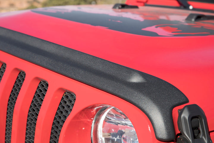 Bushwacker 18-19 Jeep Wrangler Rubicon/Sport//Unlimited/Sport S Hood Stone Guard- Black - Bull Strap
