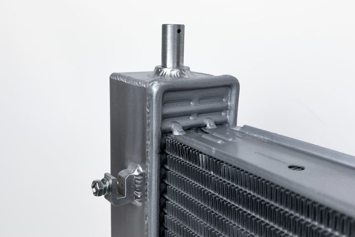 CSF 05-13 Chevrolet Corvette C6 (Not 11-13 Z06/ZR1/427) High Performance All-Aluminum Radiator - Bull Strap