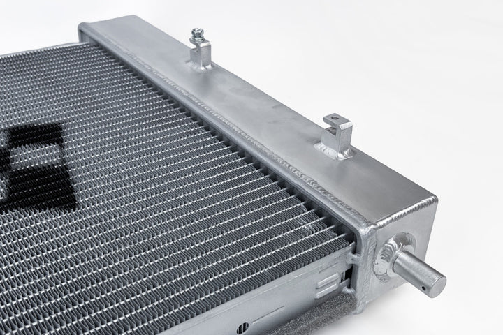 CSF 05-13 Chevrolet Corvette C6 (Not 11-13 Z06/ZR1/427) High Performance All-Aluminum Radiator - Bull Strap