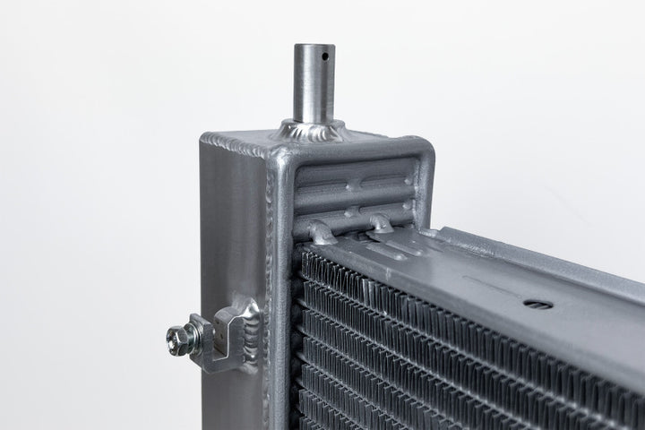 CSF 05-13 Chevrolet Corvette C6 (Not 11-13 Z06/ZR1/427) High Performance All-Aluminum Radiator - Bull Strap